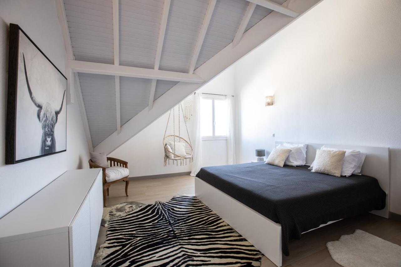 Stunning New Apartment With View Of Orient Bay Quarter of Orleans Eksteriør billede